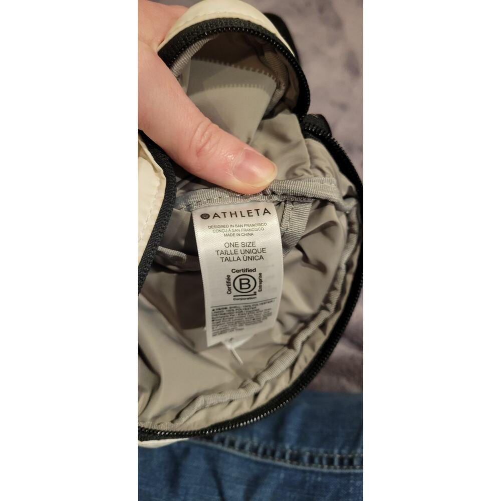 ATHLETA All Bags All About Vertical Crossbody Bag White Small Lightweight - Picture 8 of 13